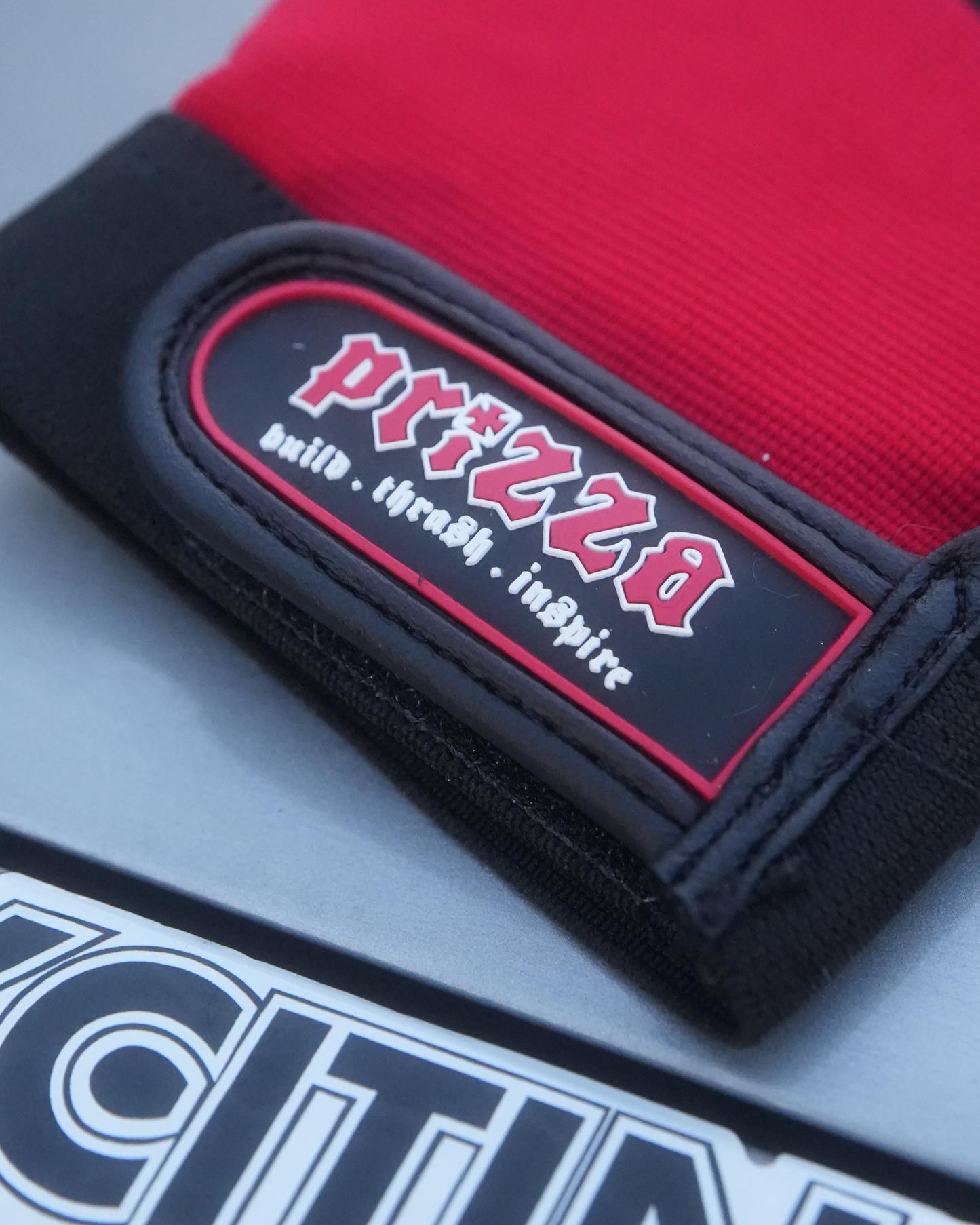 Build Thrash Inspire - Gloves